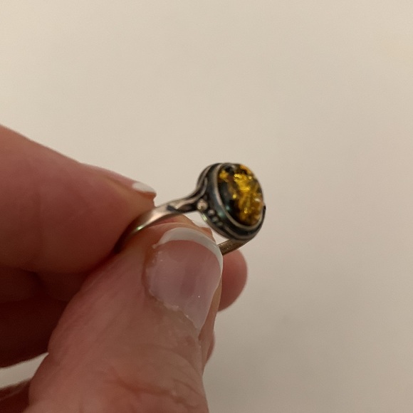 Green Amber Sterling Silver Ring - Picture 2 of 6